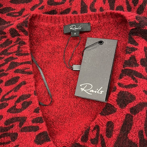 🥳HP🥳 Rails Gracie Red Leopard Print V-neck Sweater - Picture 7 of 10